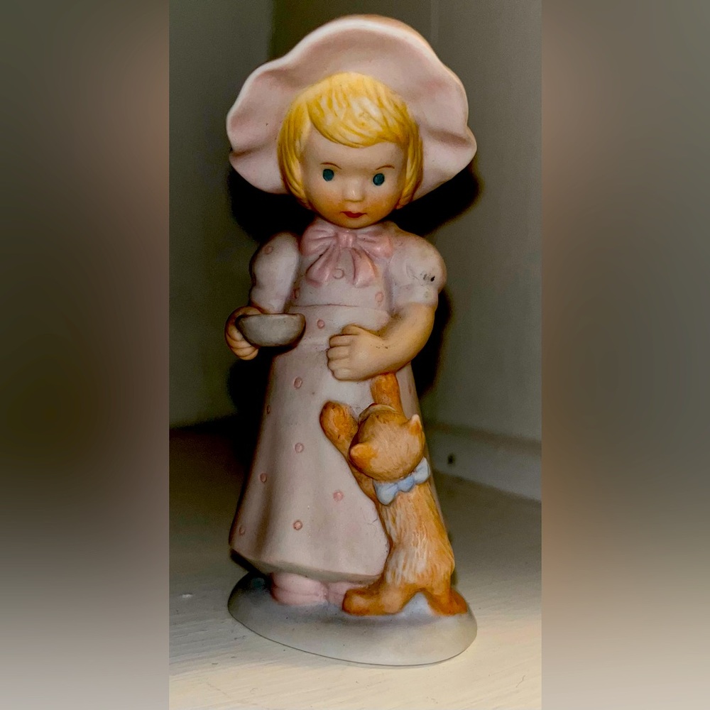 Blue button twins figurine